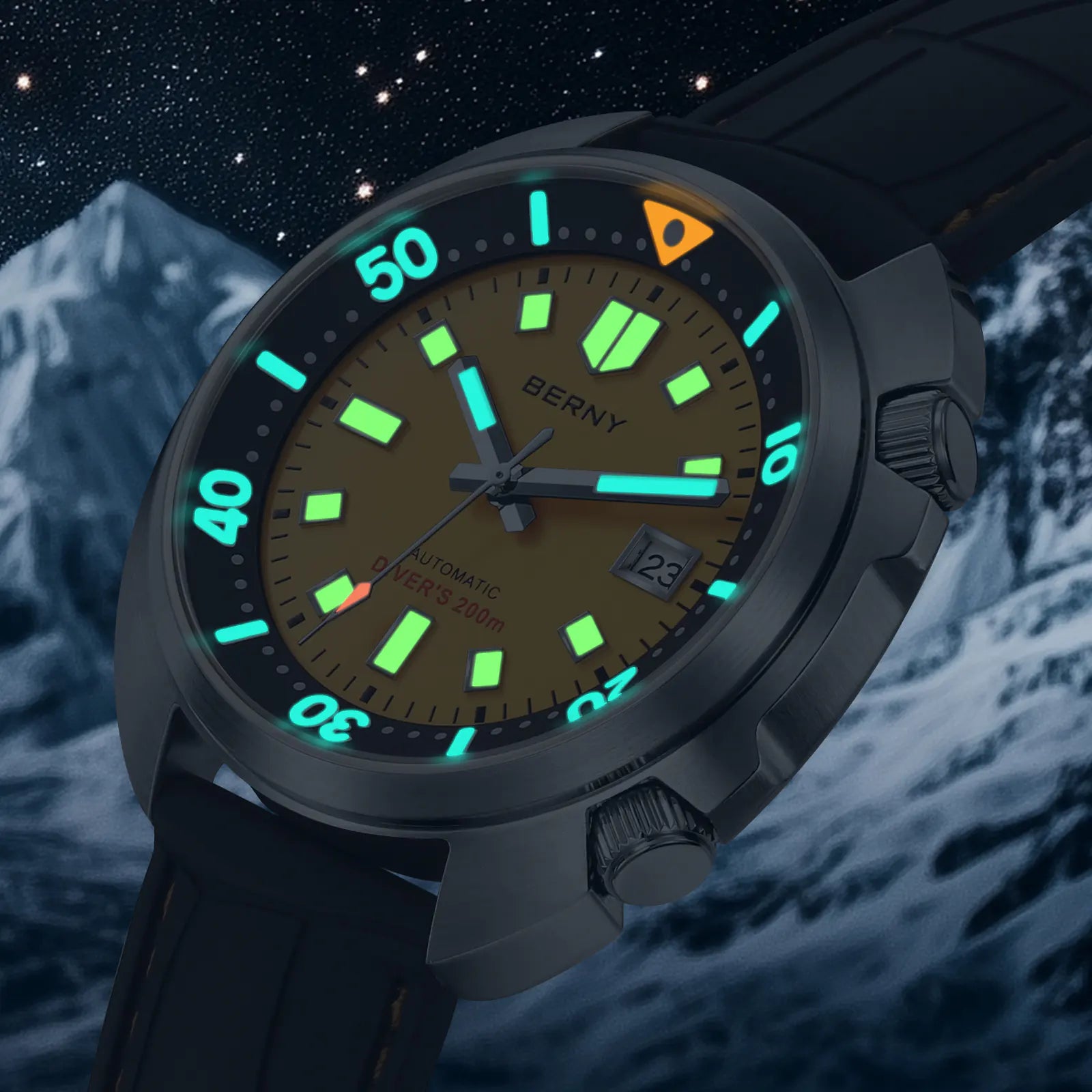 super luminous on index, inner bezel and hands